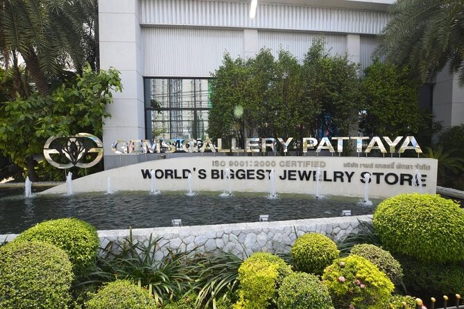 6 Hour Private Selfie City Tour in the Landmark of Pattaya - Gems Gallery Pattaya: Where Mr. Audi Turns Shopping Into Learning