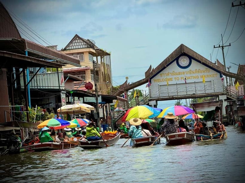 Bangkok: Floating Market and Train Market Experience - Maeklong Railway Market: Watching the Train Cut Through the Market