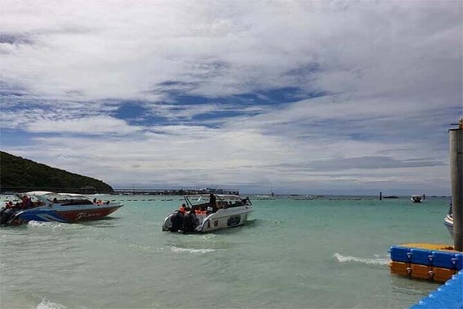 Coral Island speed boa-Parasailing and others activities choice - Jet ski and banana boat: the “yes, you’re on an island” energy