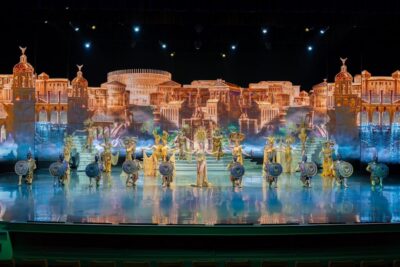 Pattaya: Colosseum Show Experience - Show content and pacing: cabaret meets contemporary entertainment