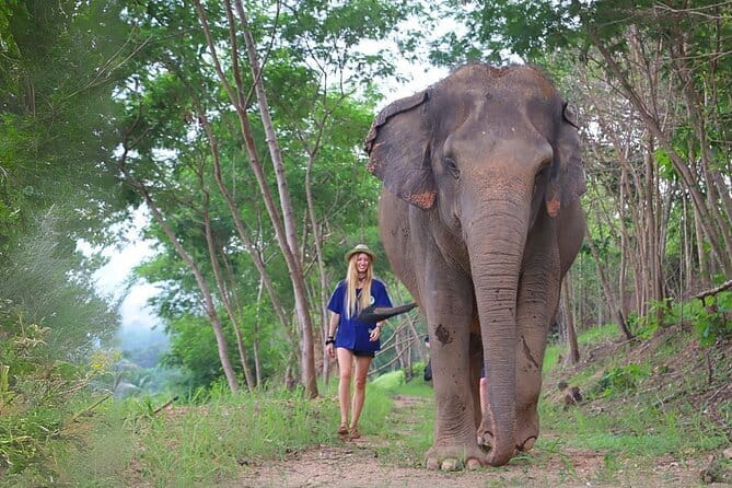 Pattaya Discovery Tour with Floating Market - GEMS GALLERY Pattaya: jewelry shopping with museum-style pacing