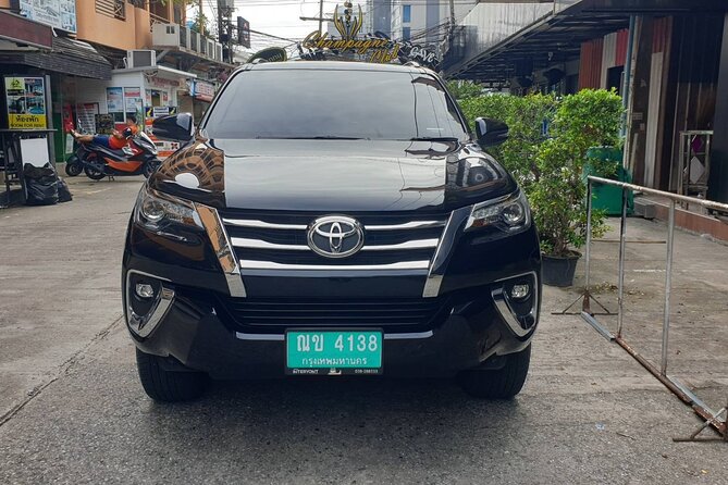 Pattaya to Suvarnabhumi 24 hour Private Airport Transfer Service - Where the driver meets you in downtown Pattaya