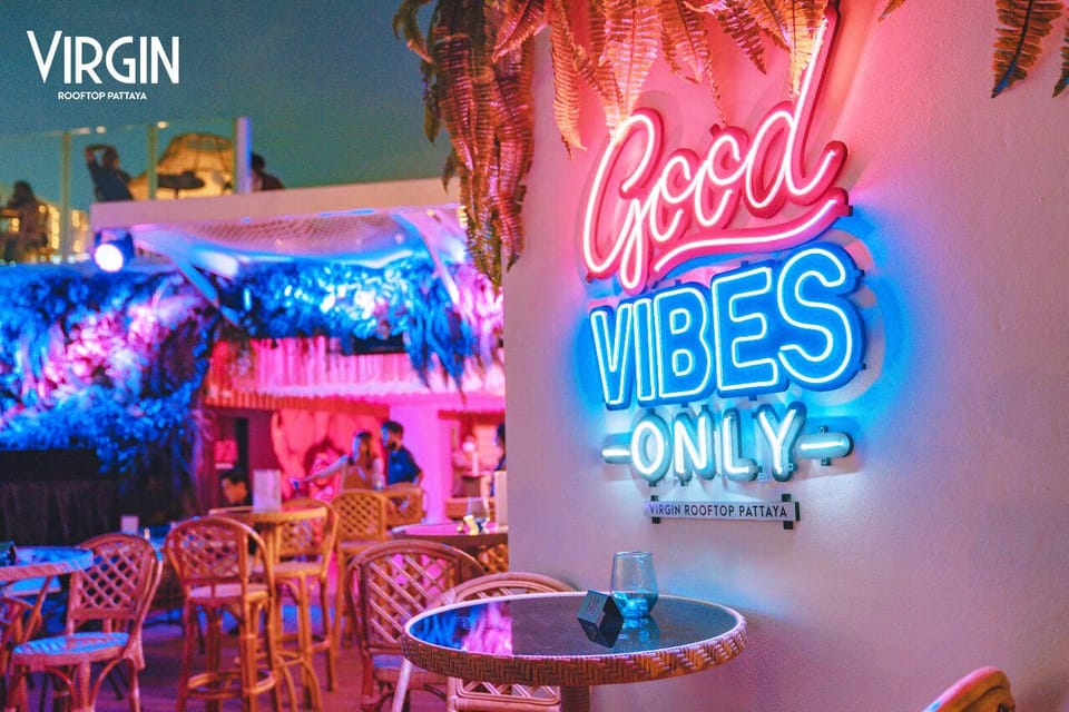 Pattaya: Virgin Rooftop - Service and atmosphere: decor, DJ energy, and that rooftop comfort zone
