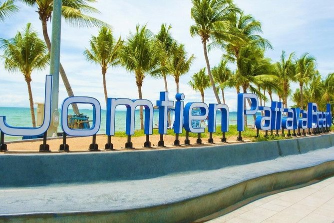 Private Airport Transfer: Bangkok to/from Pattaya Free Motorway - Car vs Minibus: Choosing the Right Vehicle for Up to Eight