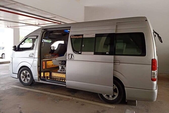 Private Arrival Transfer from Airport BKK or DMK to Pattaya Hotel - The fine print that affects your day: waiting time, car seats, and flight details